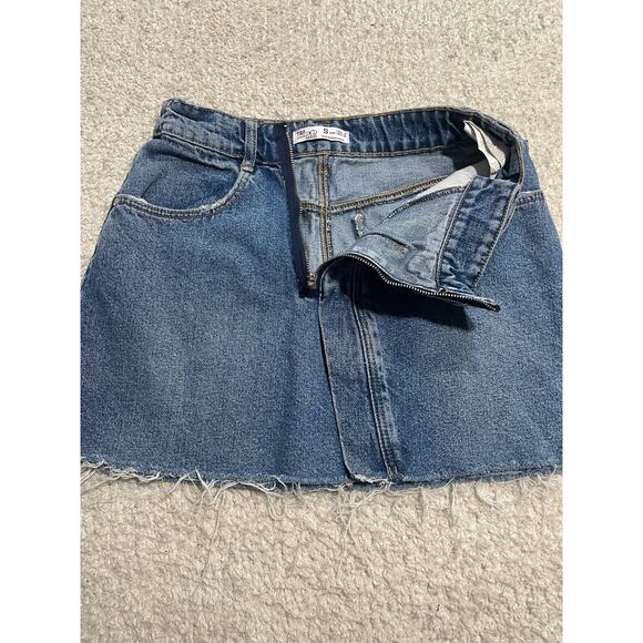 Zara TRF Denim IX'D Makers Mini Skirt Womens Small Asymmetrical Jean Frayed Hem - Picture 2 of 10